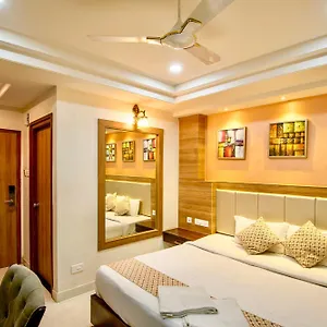  Bed & Breakfast Lee Tavish At Delhi Airport India