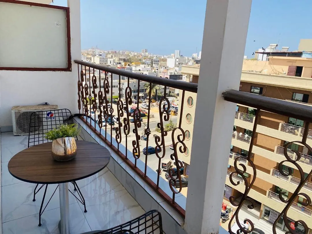 Bi-Hotel 1 Dakar 0*,